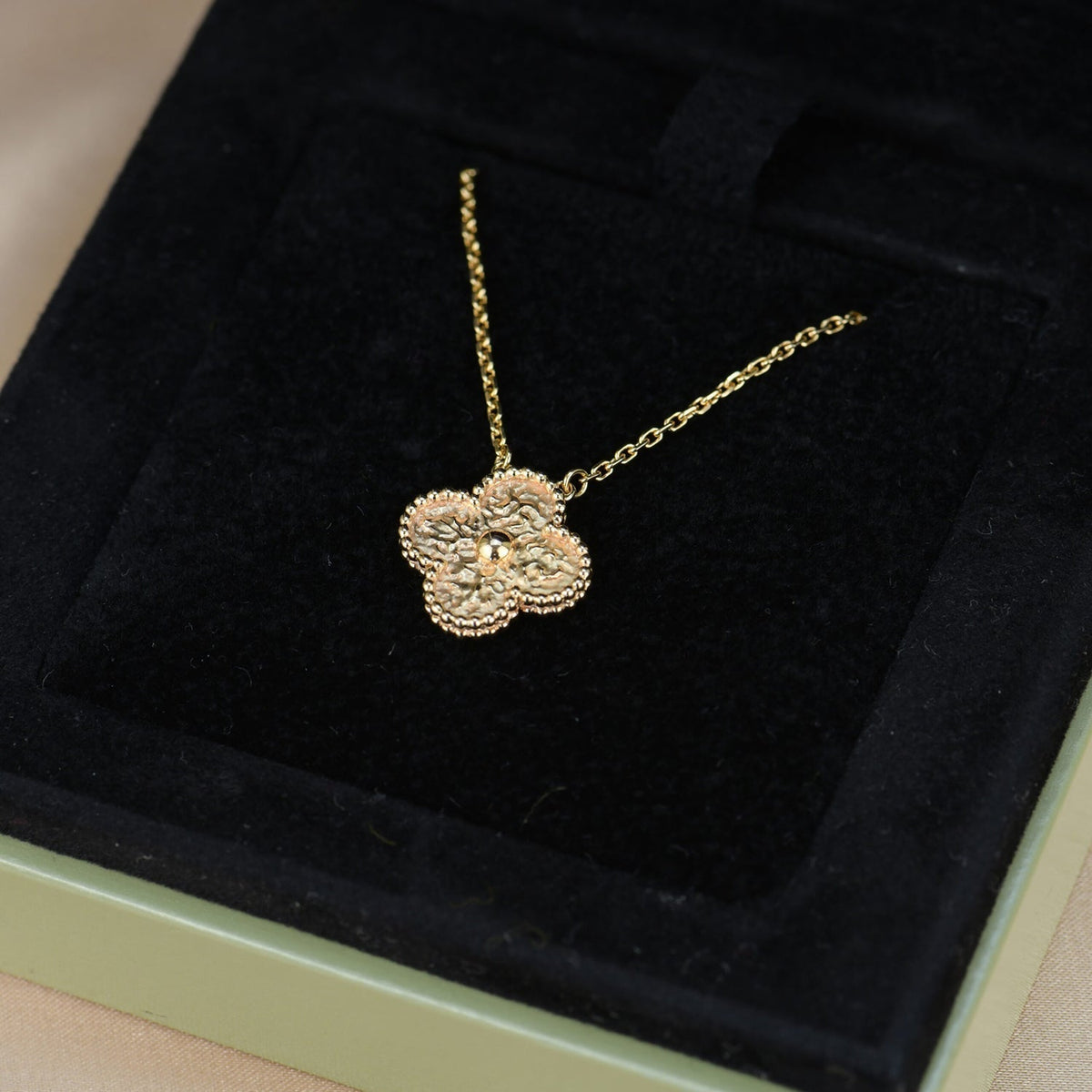 [Elowen jewels ]CLOVER 15MM  BRONZING NECKLACE