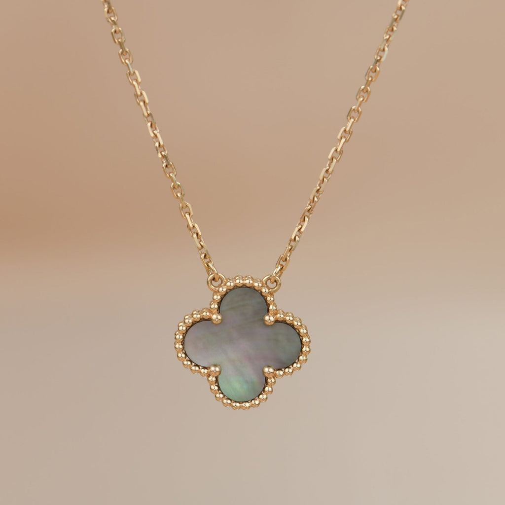 {
  "Elowen jewels ": "Elowen jewels ",
  "CLOVER 15MM  GRAY MOTHER OF PEARL NECKLACE": "クローバー 15MM グレーマザーオブパール ネックレス"
}