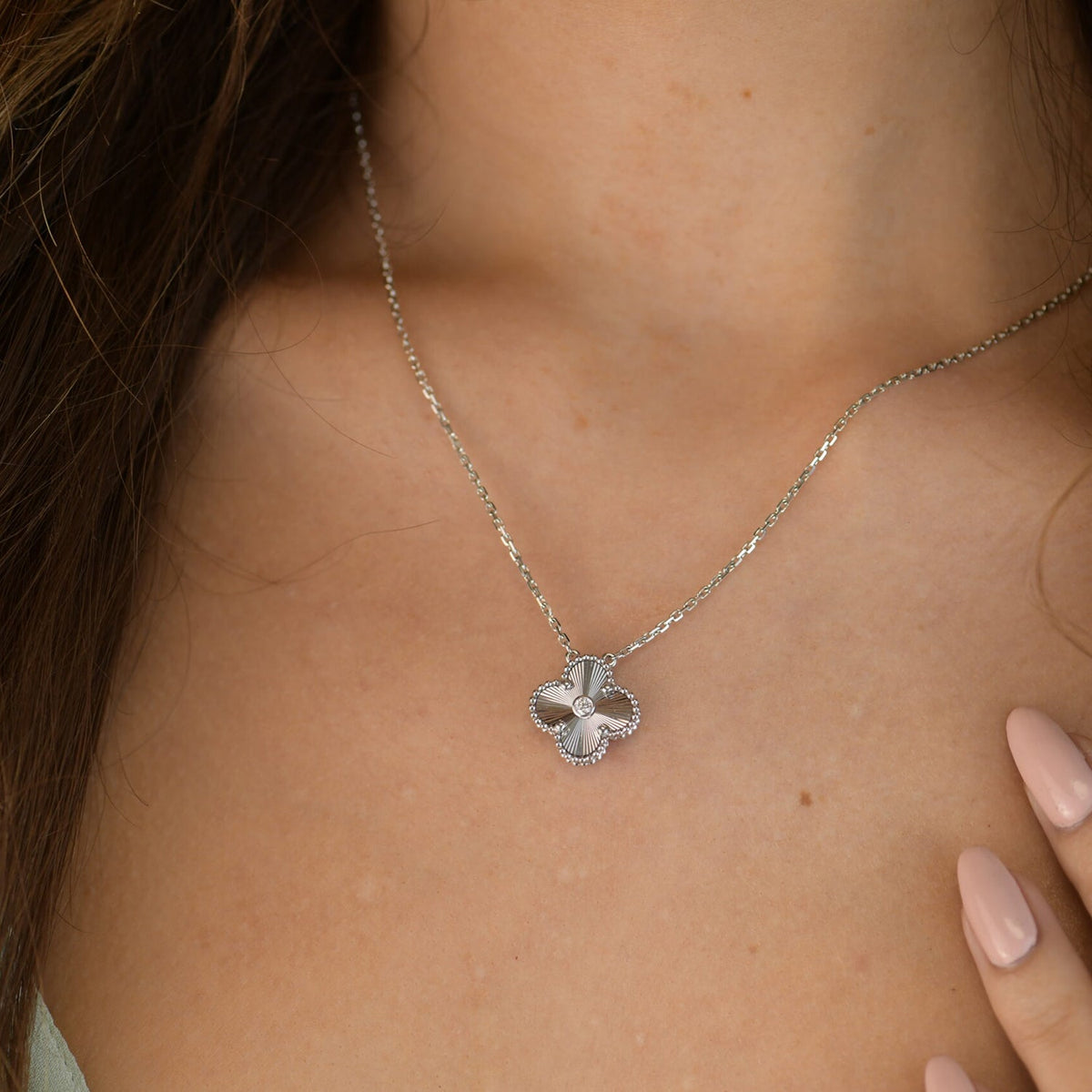 [Elowen jewels ]CLOVER 15MM DIAMANT-LASER-HALSKETTE SILBER