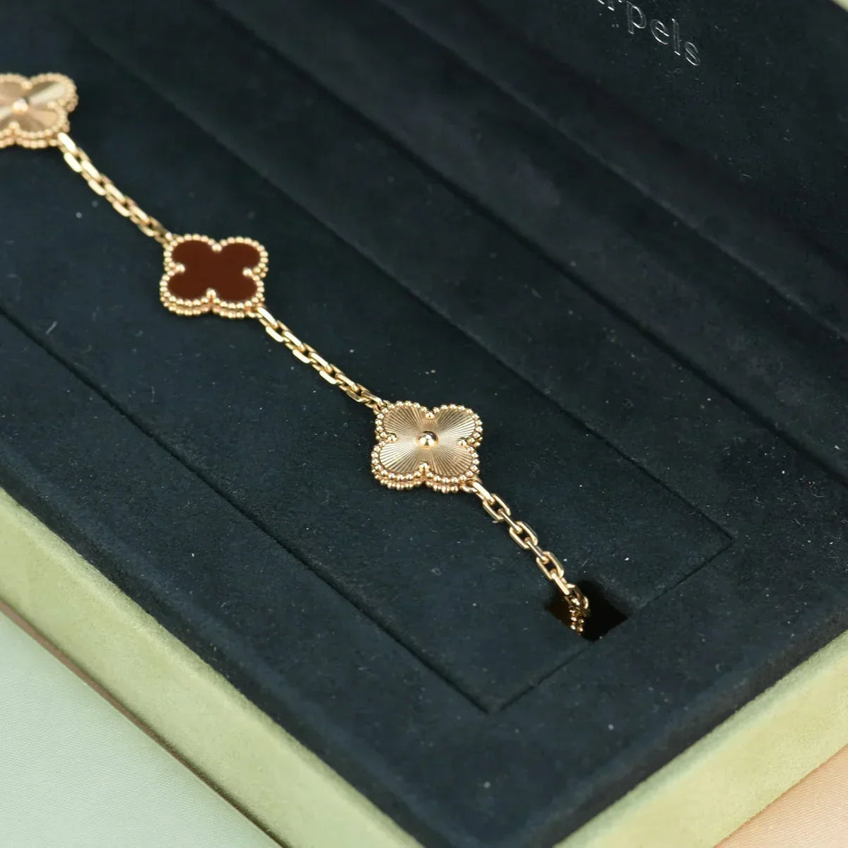 [Elowen jewels ] CLOVER 5 MOTIF RED CORNELIAN BRACELET COLLECTION