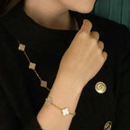 [Elowen jewels ]KOLLEKTION CLOVER WHITE PEARL MOP ARMBAND MIT 5 MOTIVEN