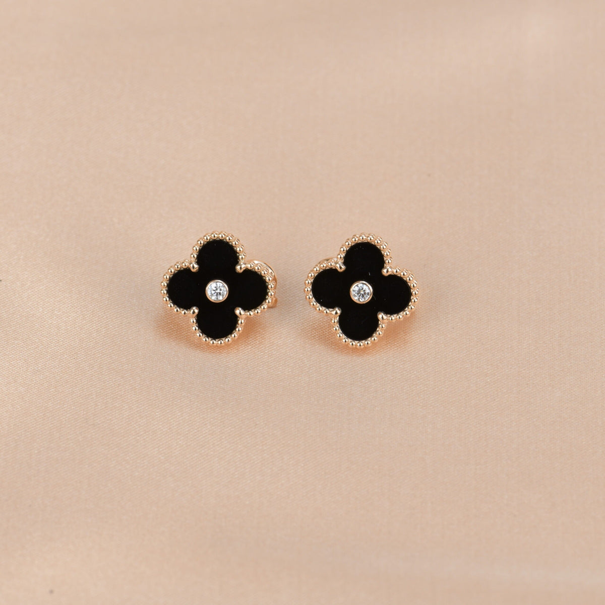 [Elowen jewels ]CLOVER MEDIUM 1 MOTIV ONYX DIAMANT OHRRINGE