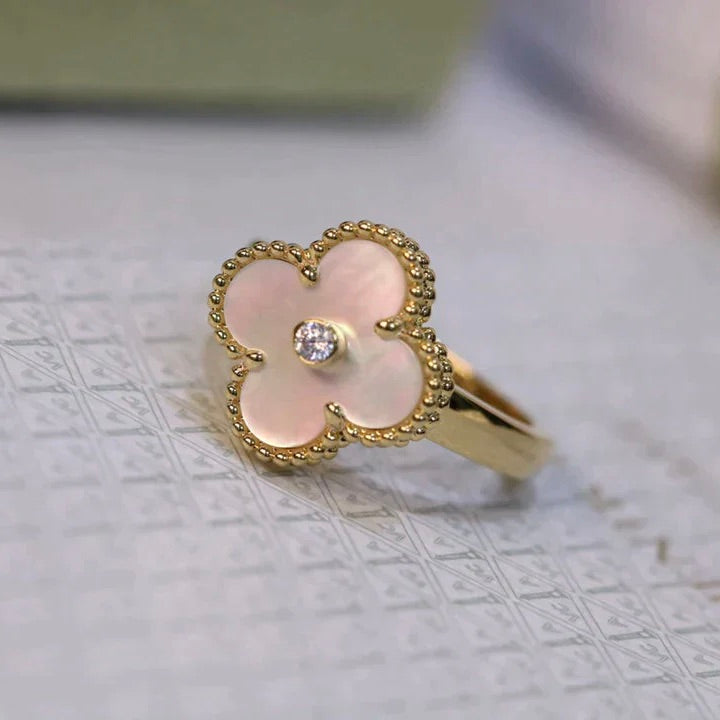 [Elowen jewels ]CLOVER ROSÉ-PERLMUTT-RING GOLD DIAMANT