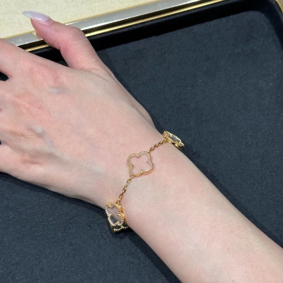 [Elowen jewels ]CLOVER 5 MOTIF ROCK CRYSTAL BRACELET