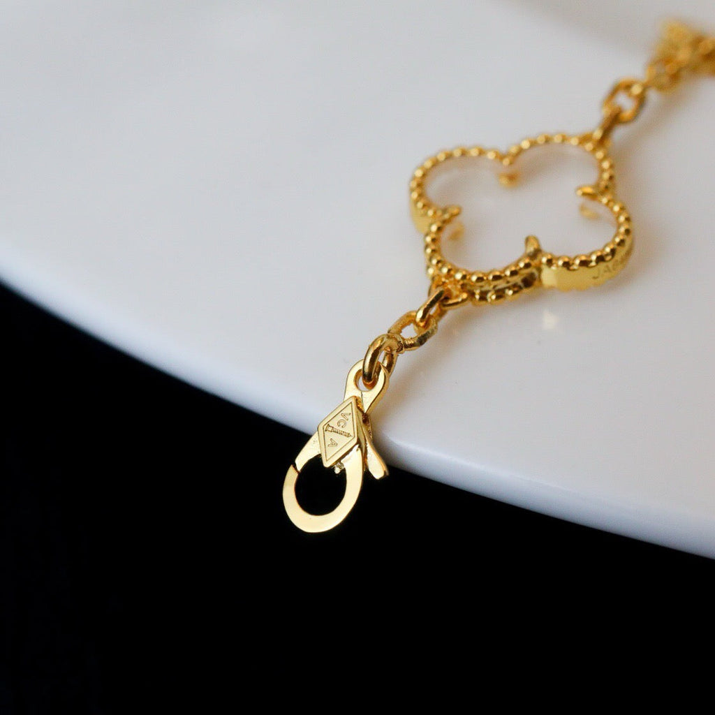 [Elowen jewels ]CLOVER 5 MOTIF ROCK CRYSTAL BRACELET
