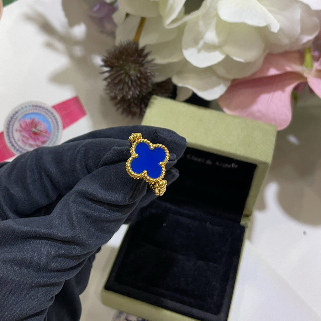 [Elowen jewels ]WENDBARER KLEEBATT-RING MIT BLAUEM ACHAT
