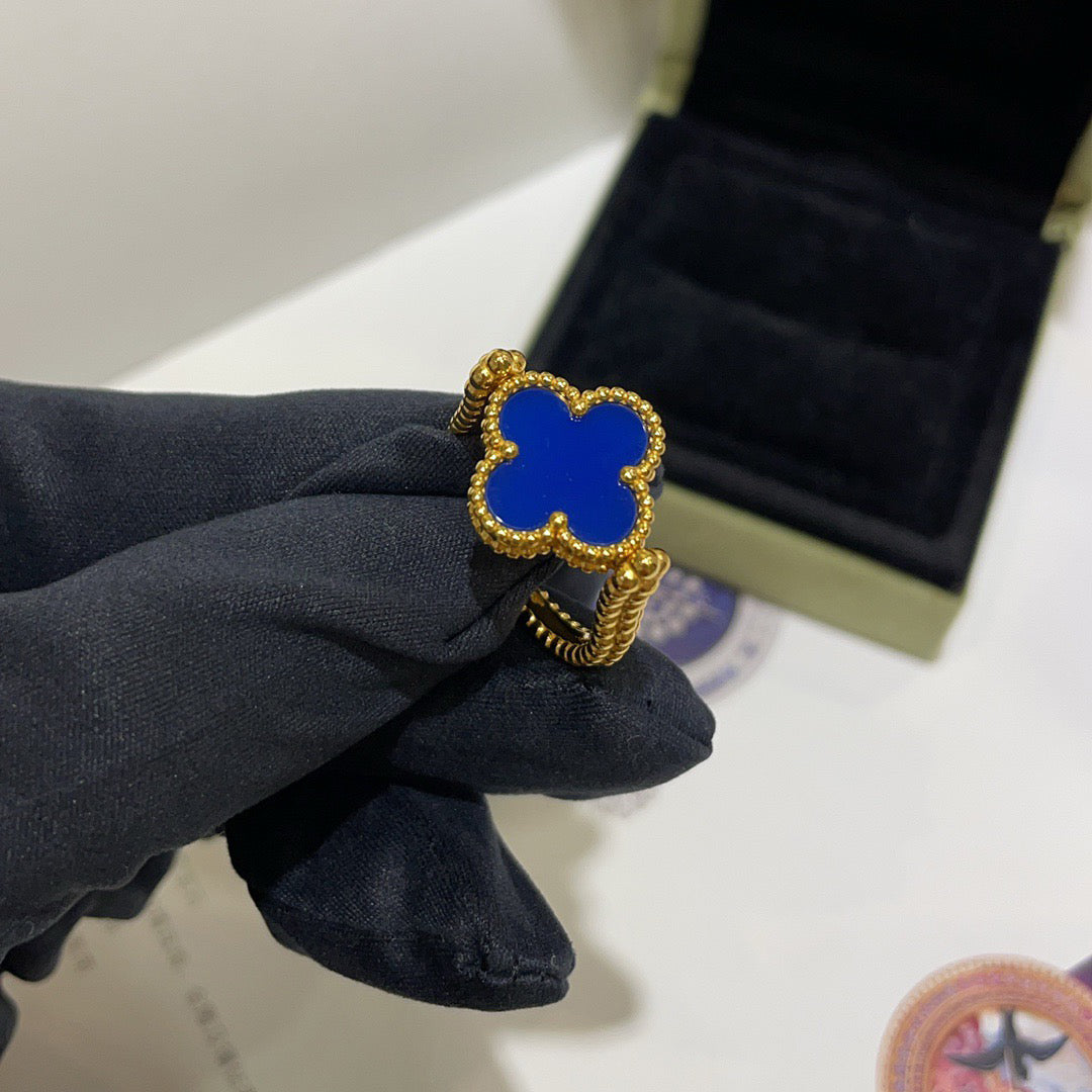 {
  "Elowen jewels": "Elowen jewels",
  "CLOVER RIVERSIBLE BLUE AGATE RING": "クローバー リバーシブル ブルーアゲート リング"
}