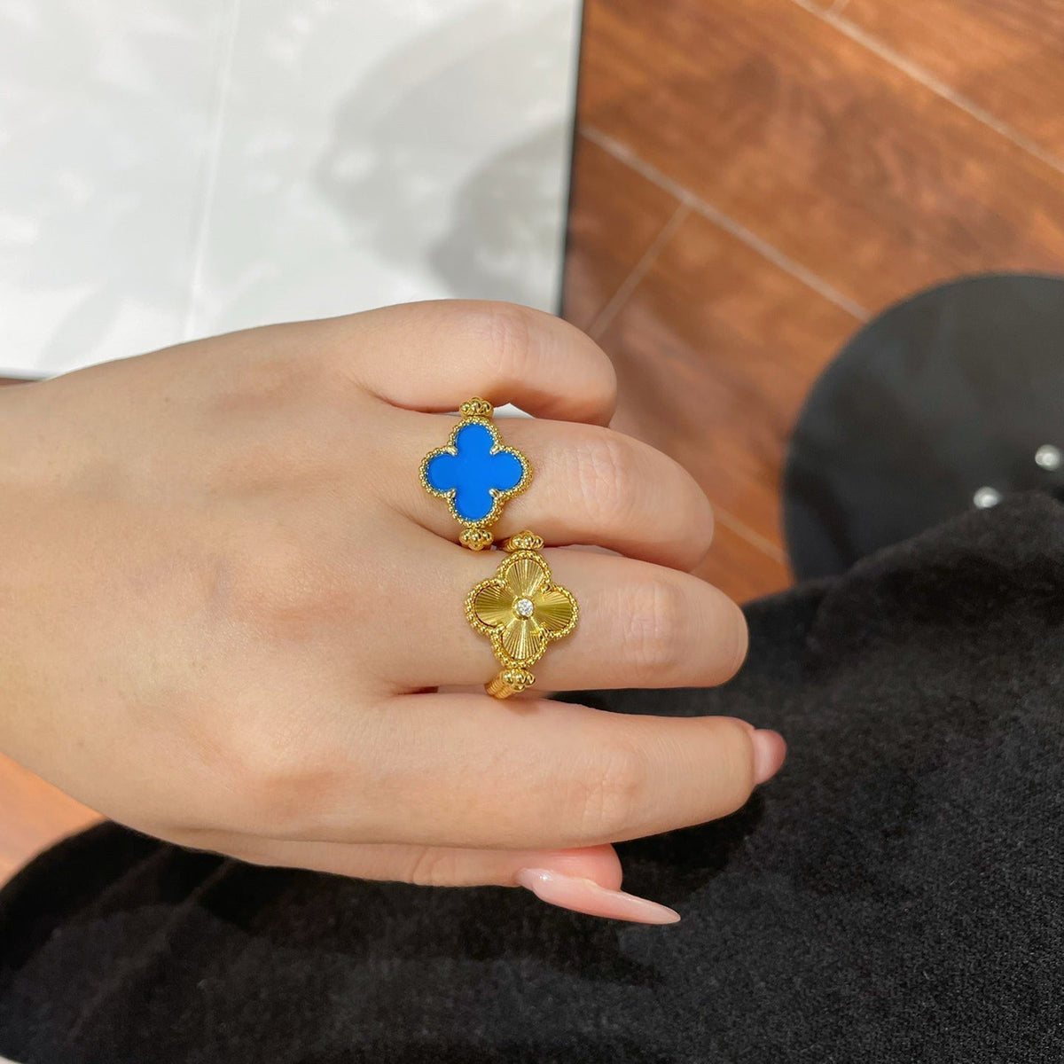 {
  "Elowen jewels": "Elowen jewels",
  "CLOVER RIVERSIBLE BLUE AGATE RING": "クローバー リバーシブル ブルーアゲート リング"
}