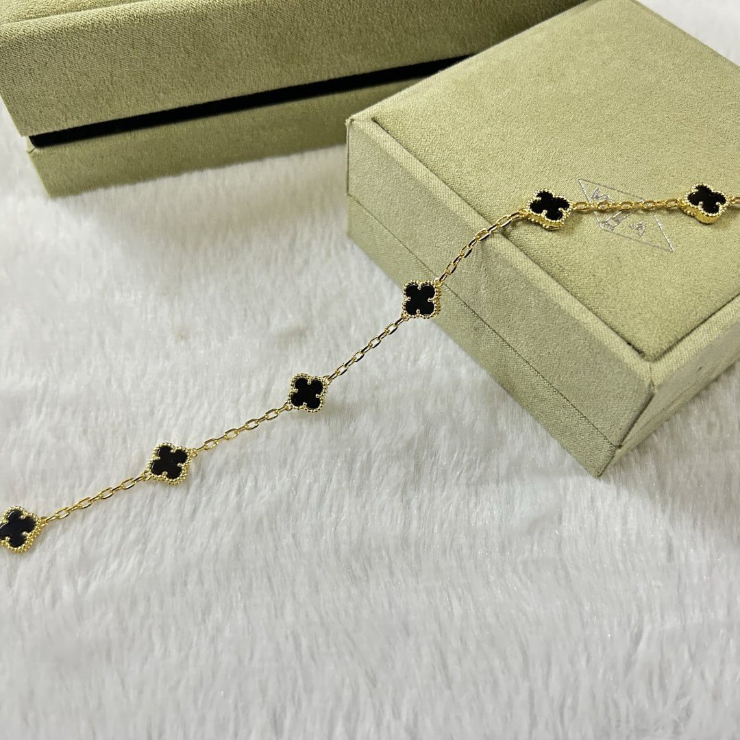 [Elowen jewels ]CLOVER 6 MOTIF  ONYXS BRACELET