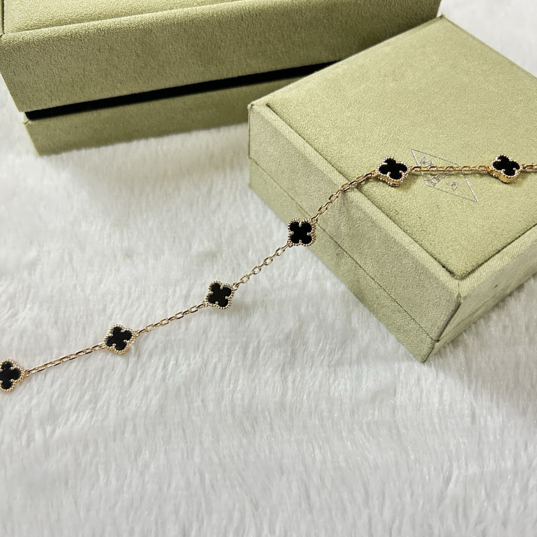 [Elowen jewels ]CLOVER 6 MOTIF  ONYXS BRACELET
