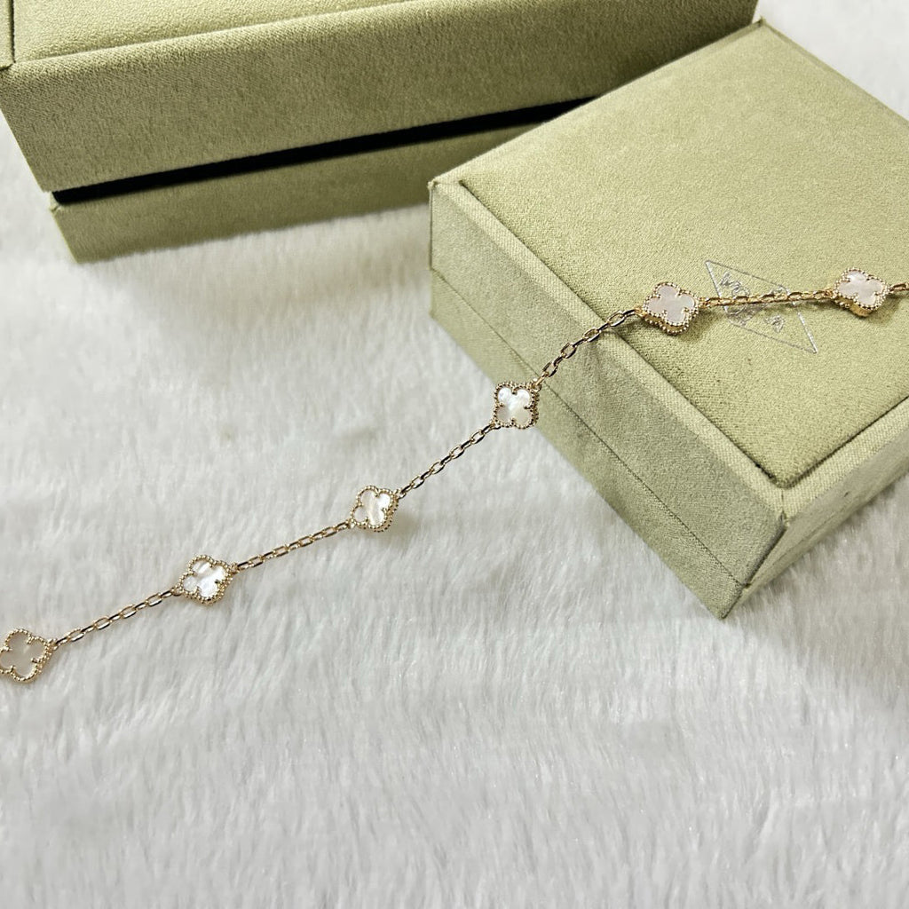[Elowen jewels ]CLOVER 6 MOTIF WHITE MOP BRACELET