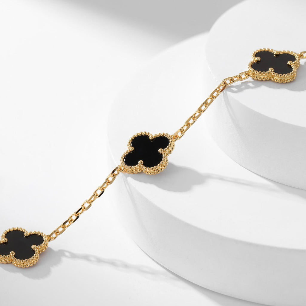 [Elowen jewels ]CLOVER HALSKETTE MIT 10 ONYX-MOTIVEN