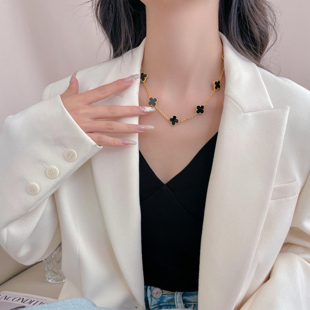 [Elowen jewels ]CLOVER HALSKETTE MIT 10 ONYX-MOTIVEN