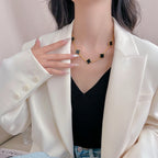 [Elowen jewels ]CLOVER HALSKETTE MIT 10 ONYX-MOTIVEN