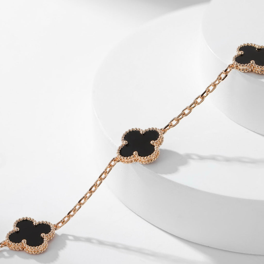 [Elowen jewels ]CLOVER HALSKETTE MIT 10 ONYX-MOTIVEN