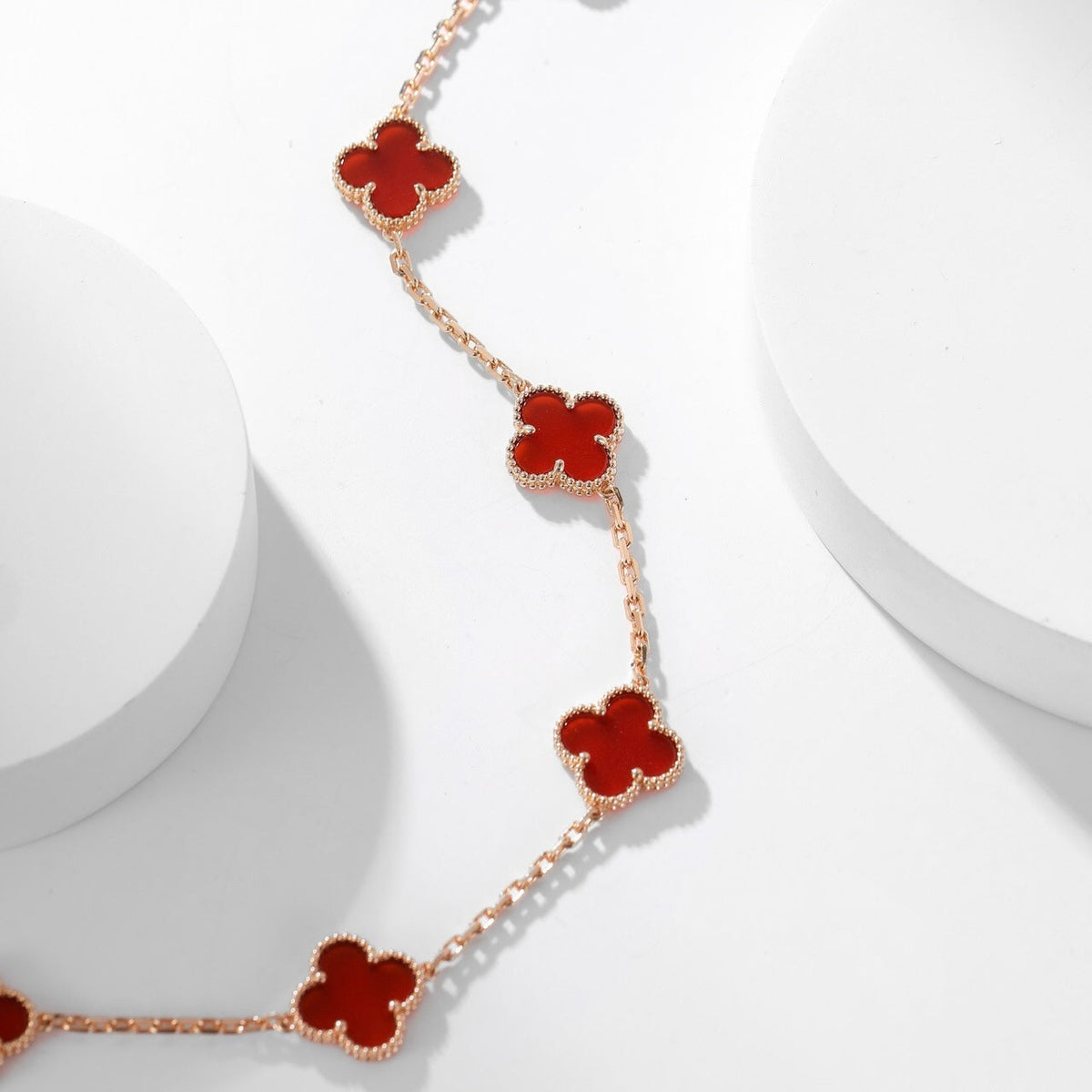 [Elowen jewels ]CLOVER HALSKETTE MIT 10 MOTIVEN KARNEOL