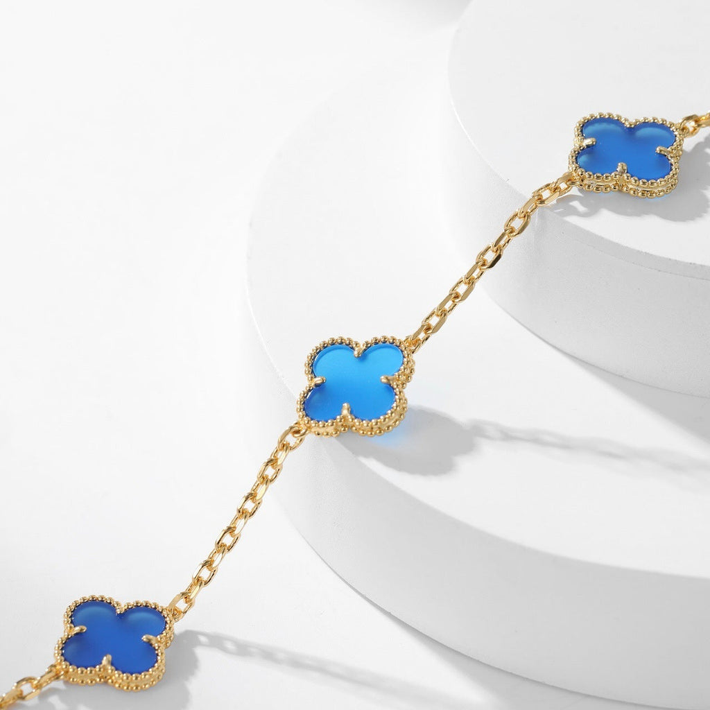 [Elowen jewels ]CLOVER 10-MOTIV-HALSKETTE MIT BLAUEM ACHAT