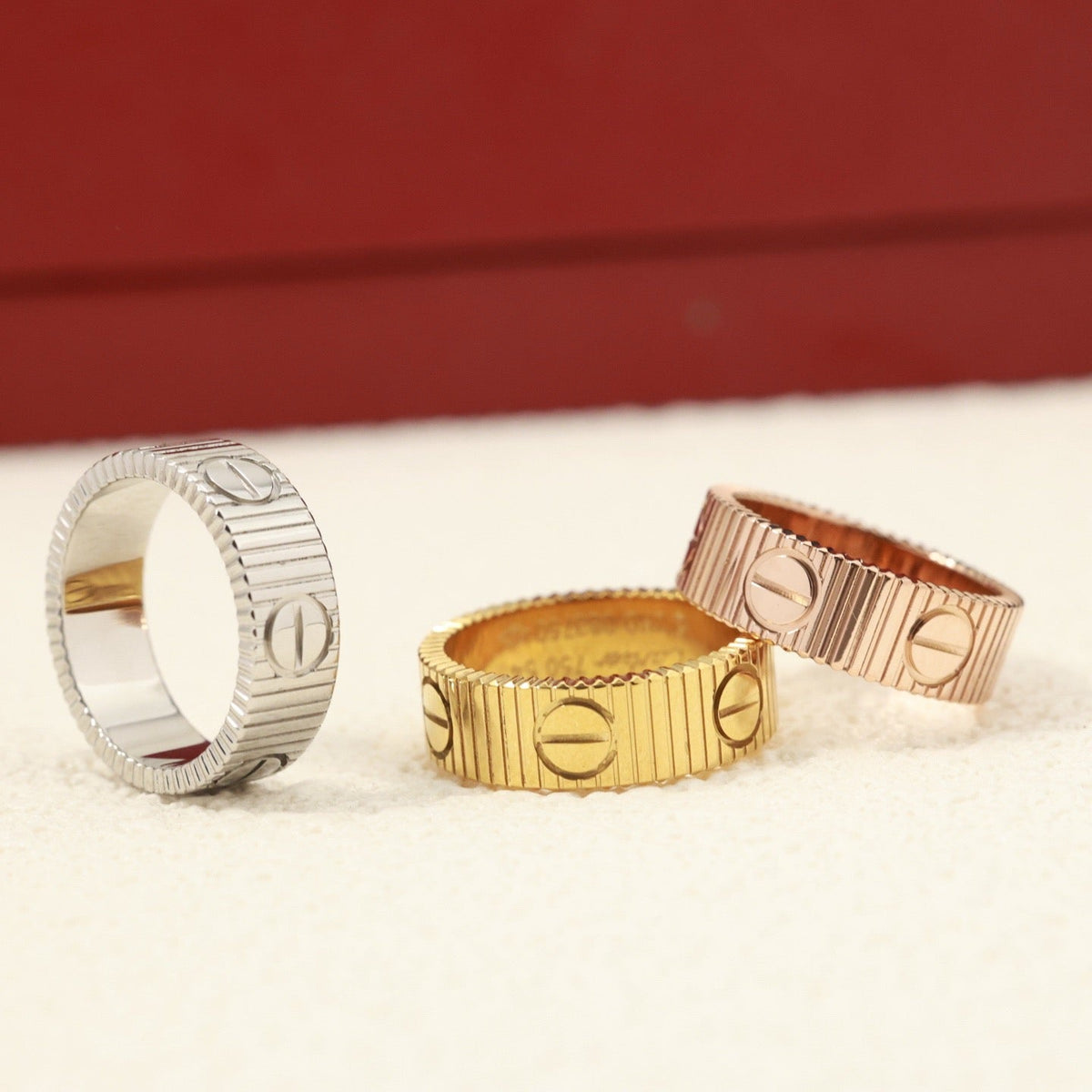 {
  "Elowen jewels": "Elowen Schmuck",
  "LOVE UNLIMITED RING": "LOVE UNLIMITED RING"
}