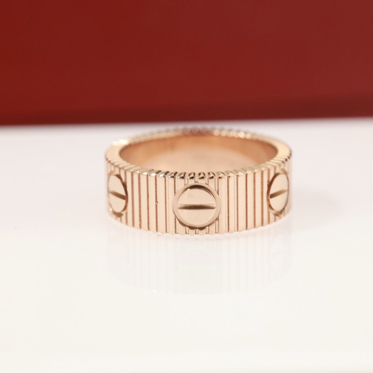 {
  "Elowen jewels": "Elowen Schmuck",
  "LOVE UNLIMITED RING": "LOVE UNLIMITED RING"
}