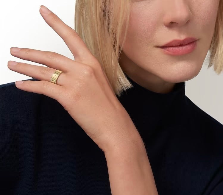 {
  "Elowen jewels": "Elowen Schmuck",
  "LOVE UNLIMITED RING": "LOVE UNLIMITED RING"
}