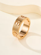 {
  "Elowen jewels": "Elowen Schmuck",
  "LOVE UNLIMITED RING": "LOVE UNLIMITED RING"
}