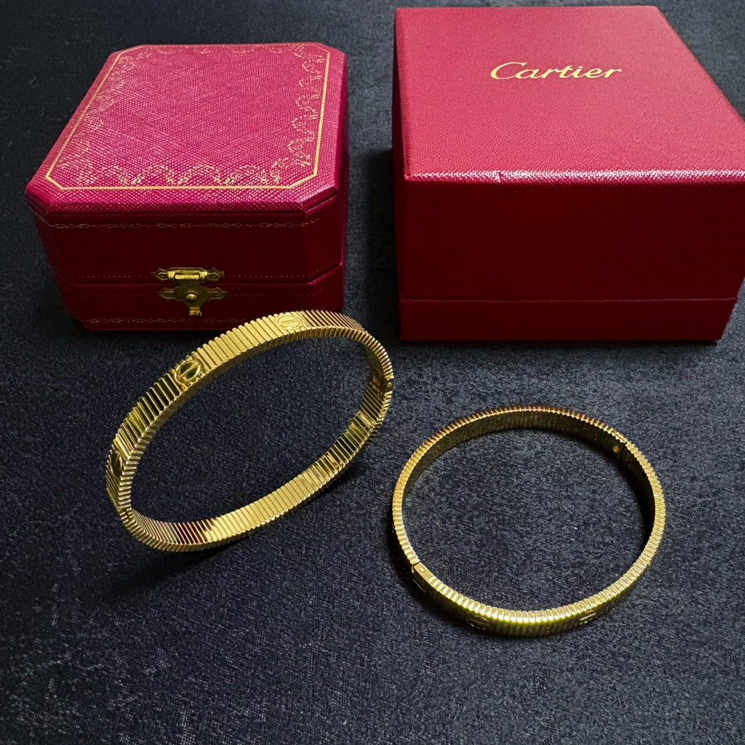 {"Elowen jewels": "エロウェン・ジュエルズ", "LOVE UNLIMITED BRACELET": "ラブ・アンリミテッド・ブレスレット"}