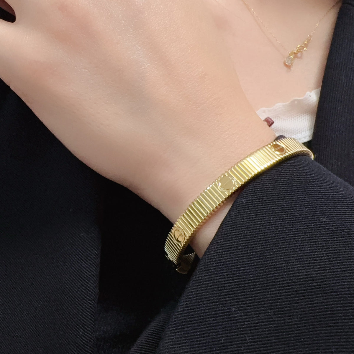 {"Elowen jewels": "エロウェン・ジュエルズ", "LOVE UNLIMITED BRACELET": "ラブ・アンリミテッド・ブレスレット"}