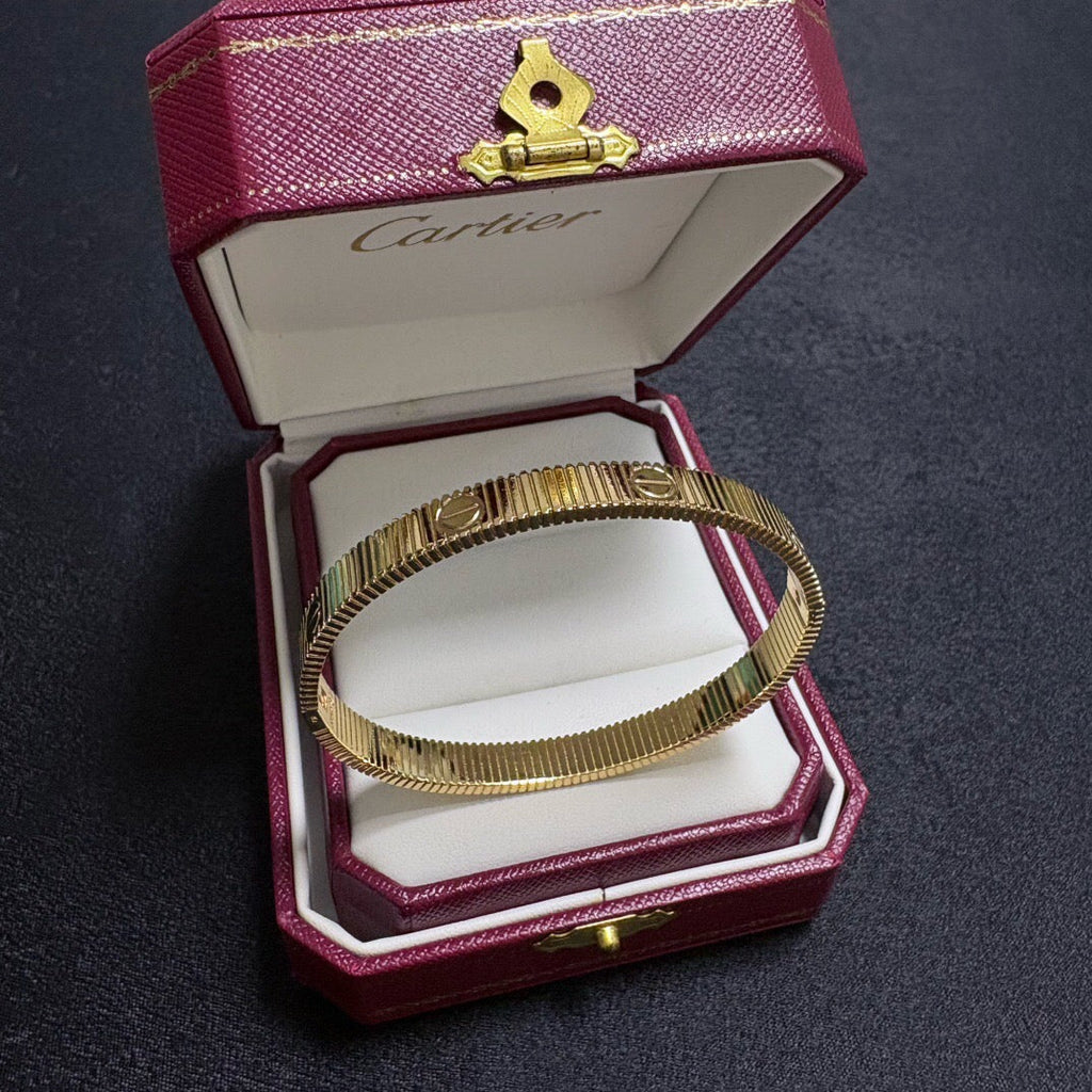 {"Elowen jewels": "エロウェン・ジュエルズ", "LOVE UNLIMITED BRACELET": "ラブ・アンリミテッド・ブレスレット"}