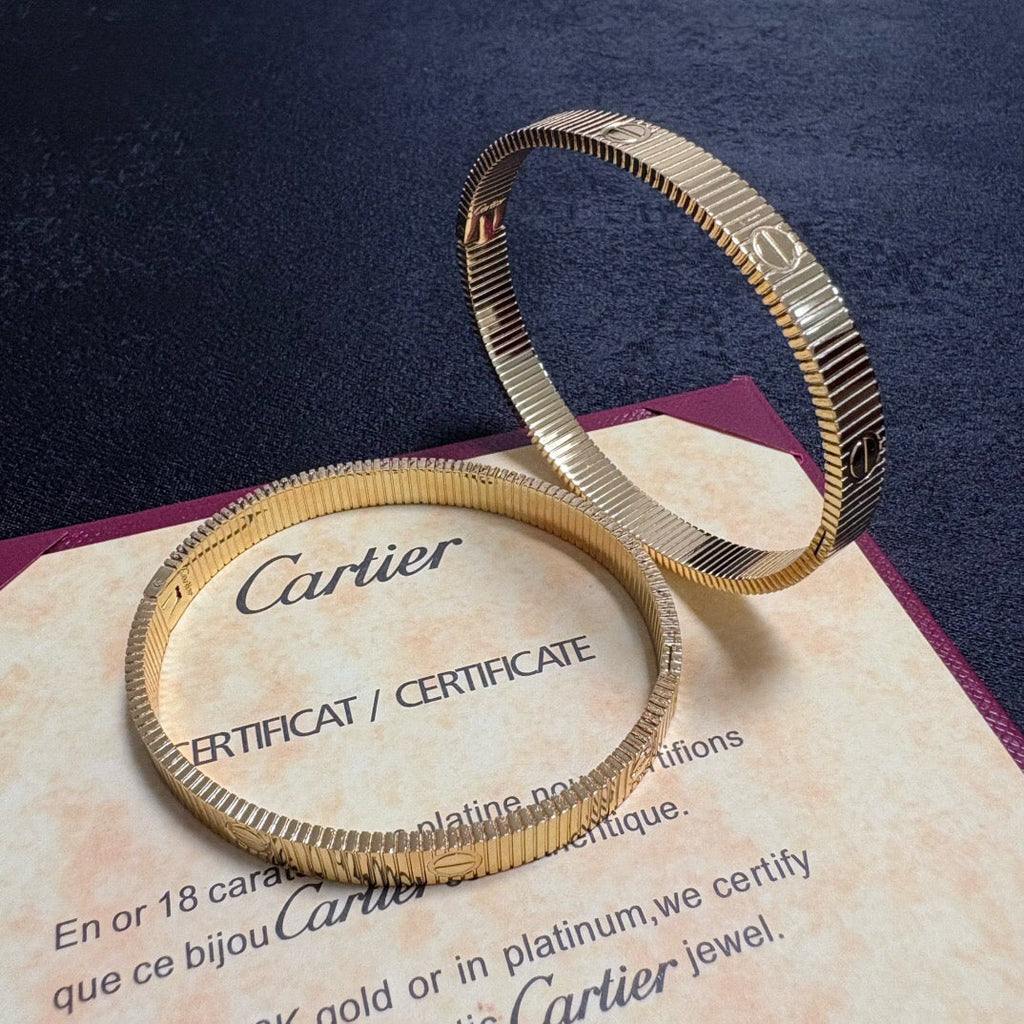 {"Elowen jewels": "エロウェン・ジュエルズ", "LOVE UNLIMITED BRACELET": "ラブ・アンリミテッド・ブレスレット"}