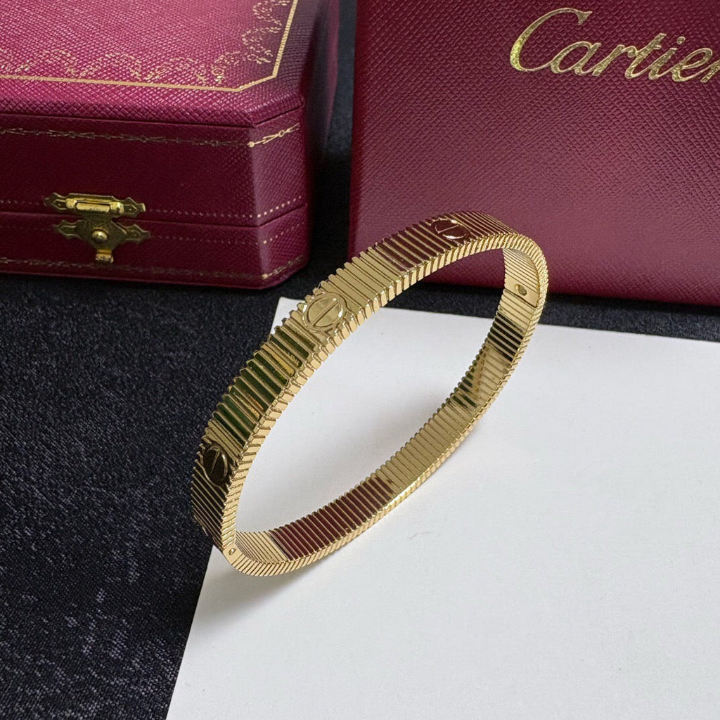 {"Elowen jewels": "エロウェン・ジュエルズ", "LOVE UNLIMITED BRACELET": "ラブ・アンリミテッド・ブレスレット"}