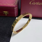 {"Elowen jewels": "エロウェン・ジュエルズ", "LOVE UNLIMITED BRACELET": "ラブ・アンリミテッド・ブレスレット"}
