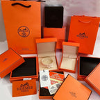 {"Elowen jewels": "Elowen jewels", "HM BRACELET NECKLACE RING BOX GIFT BAG": "HM ブレスレット・ネックレス・リング用ボックス・ギフトバッグ"}