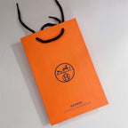{"Elowen jewels": "Elowen jewels", "HM BRACELET NECKLACE RING BOX GIFT BAG": "HM ブレスレット・ネックレス・リング用ボックス・ギフトバッグ"}