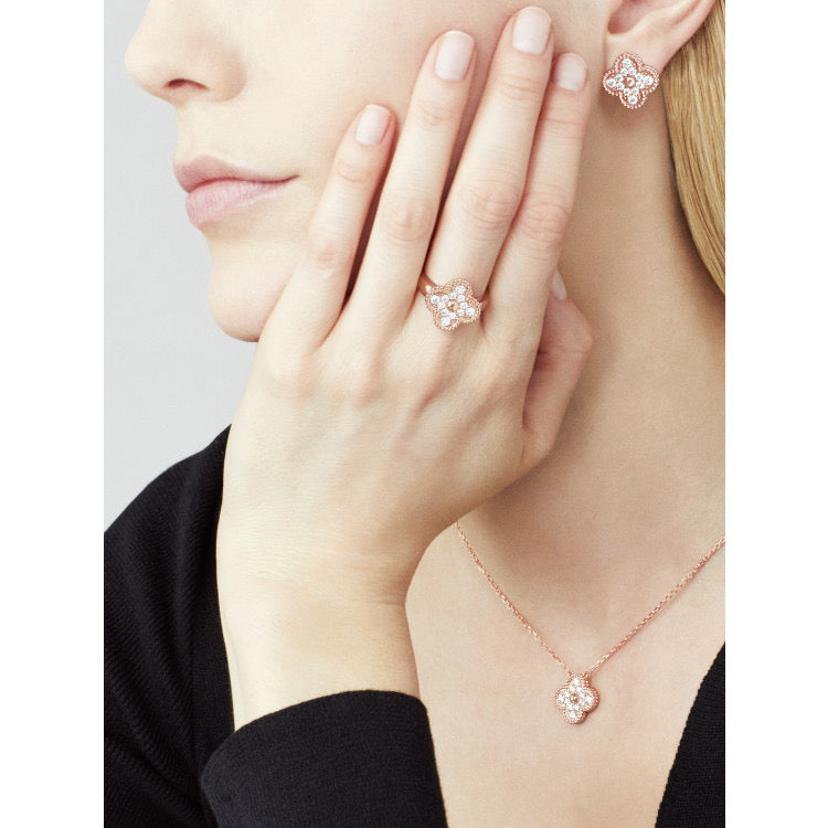 [Elowen jewels ]クローバー 15mm ダイヤモンド シングルフラワー ネックレス