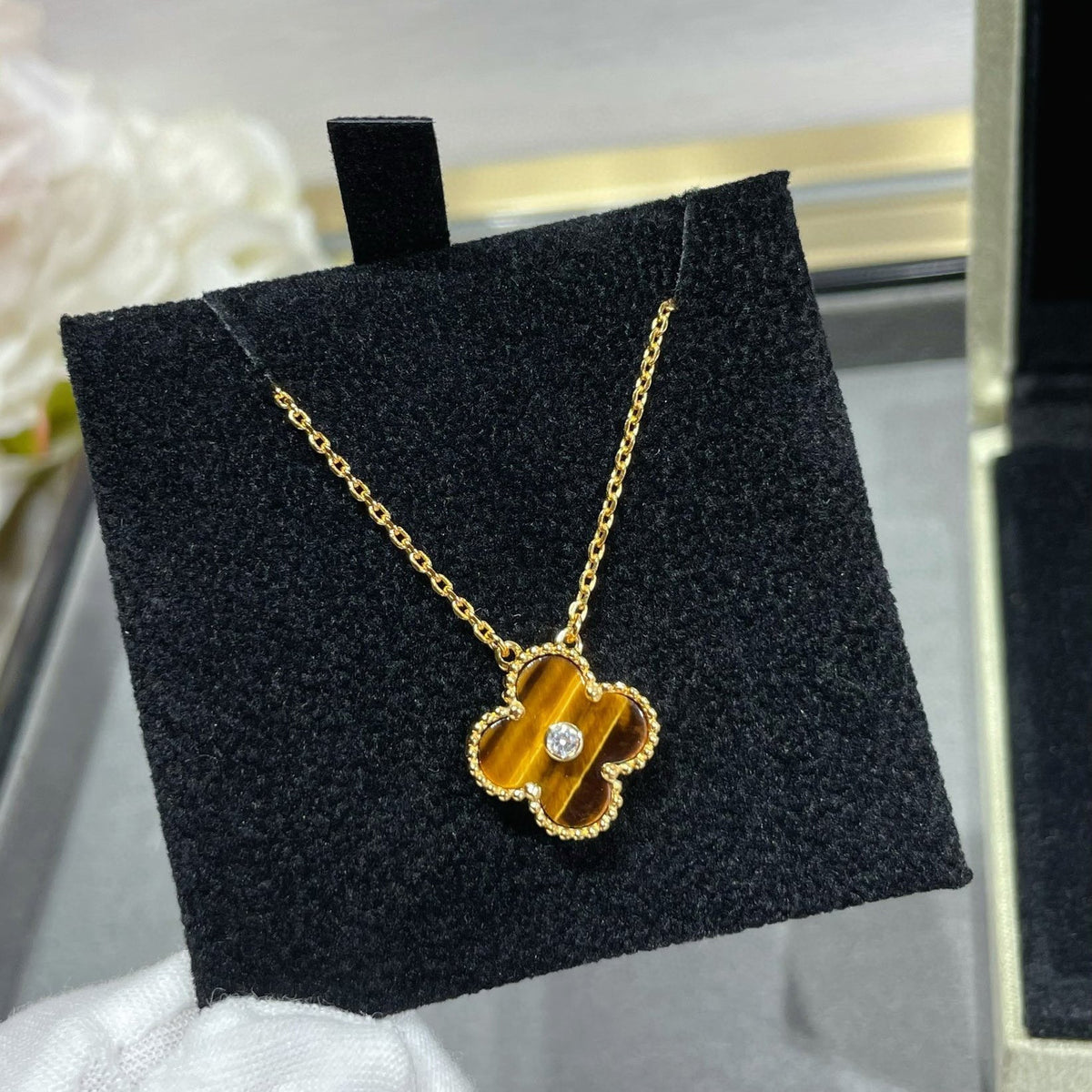 [Elowen jewels ]CLOVER 15MM DIAMANT- UND GELBES TIGERAUGE-ACHAT-Halskette