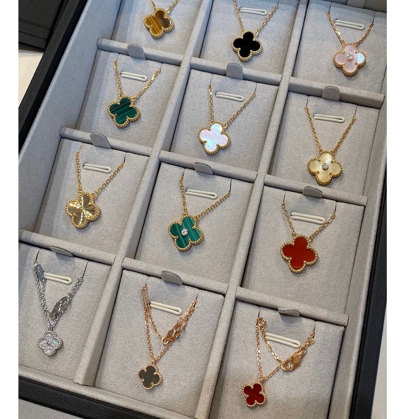 [Elowen Jewels]CLOVER 15MM BLACK ONYX SINGLE FLOWER NECKLACE