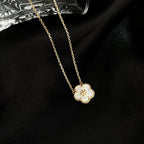 [Elowen jewels ]LUCKY  WHITE MOP  PLUM BLOSSOM NECKLACE