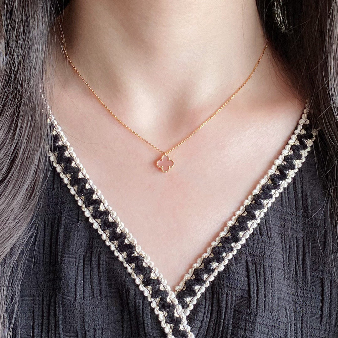 [Elowen Jewels]CLOVER 9.5MM PINK MOTHER OF PEARL SINGLE FLOWER NECKLACE