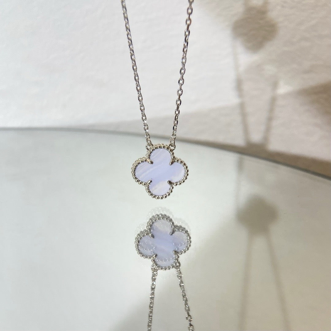 [Elowen jewels ]CLOVER 15MM BLAUES CHALCEDON-HALSKETTE SILBER
