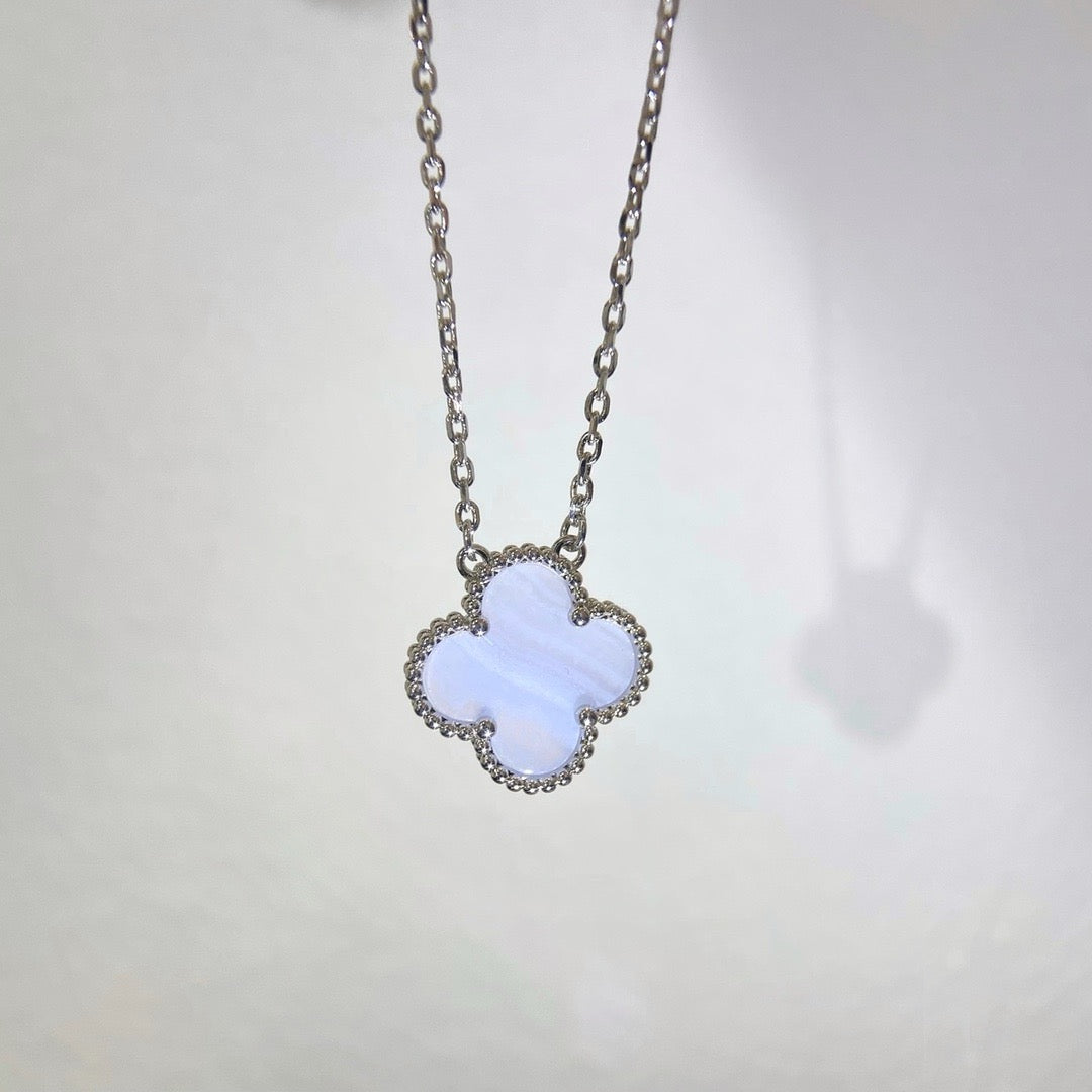 [Elowen jewels ]CLOVER 15MM BLAUES CHALCEDON-HALSKETTE SILBER