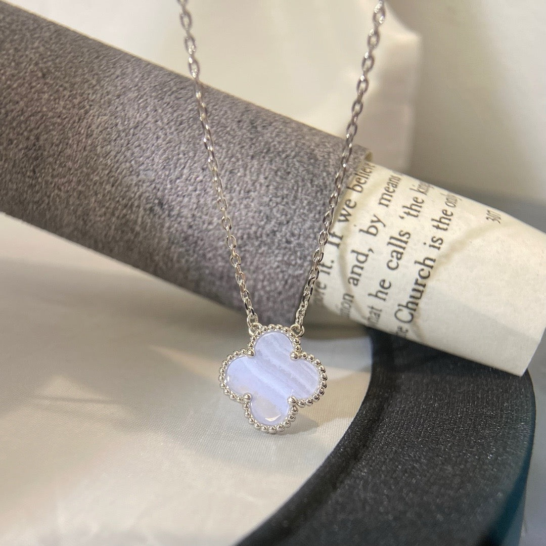 [Elowen jewels ]CLOVER 15MM BLAUES CHALCEDON-HALSKETTE SILBER