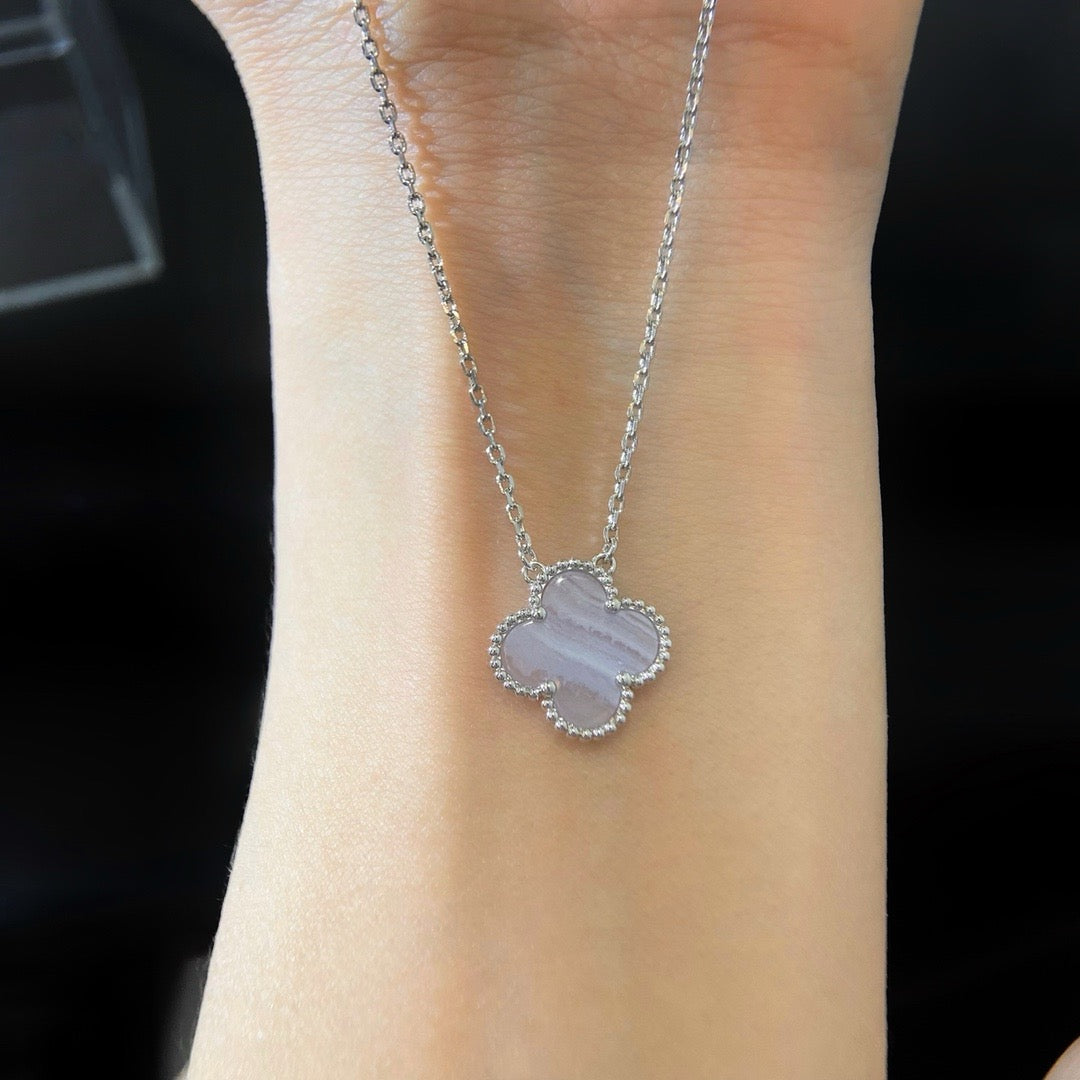 [Elowen jewels ]CLOVER 15MM BLAUES CHALCEDON-HALSKETTE SILBER
