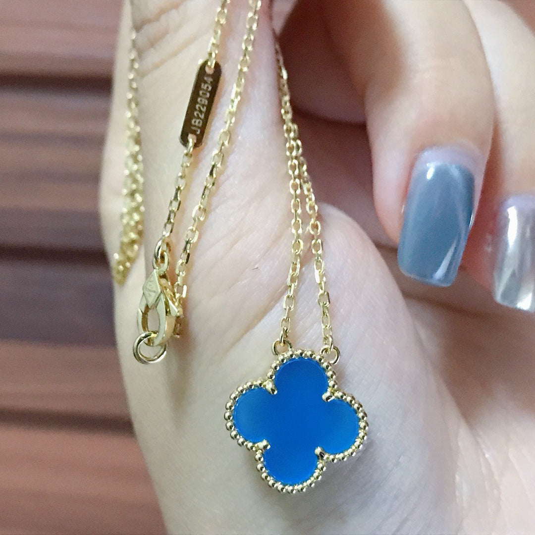[Elowen jewels ]CLOVER 15MM BLAUER ACHAT-HALSKETTE