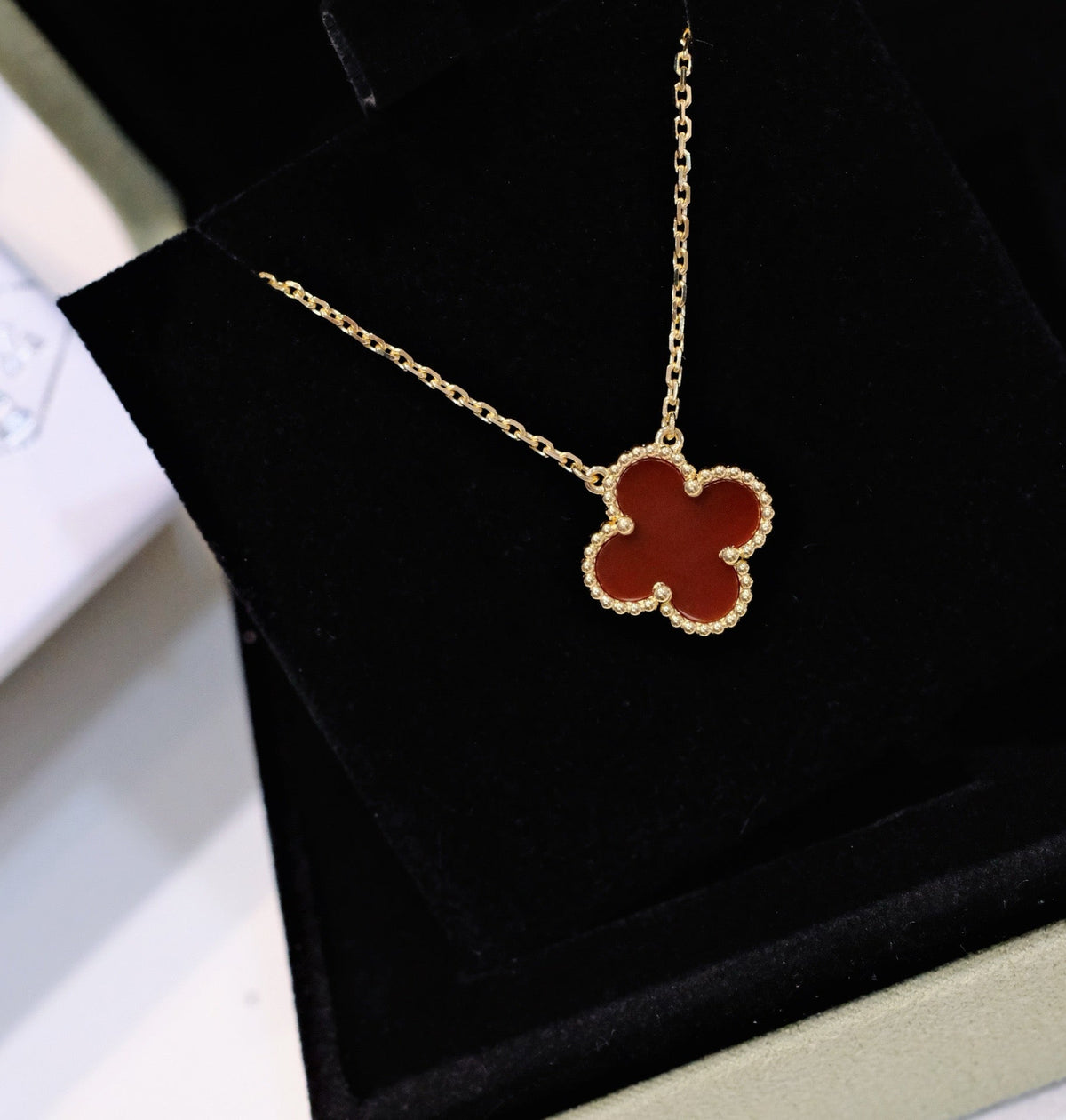 [Elowen jewels ]CLOVER 15MM KARNELIAN EINZELBLUMEN-HALSKETTE