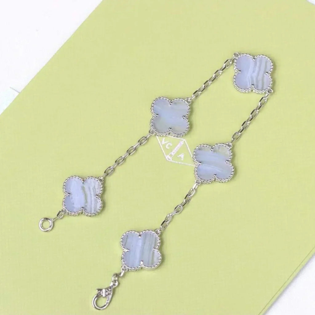 [Elowen jewels ] KOLLEKTION: CLOVER 5-MOTIV ARMBAND AUS LILA CHALCEDON