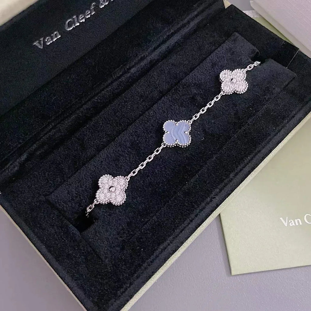 [Elowen jewels ] KOLLEKTION: CLOVER 5-MOTIV ARMBAND AUS LILA CHALCEDON