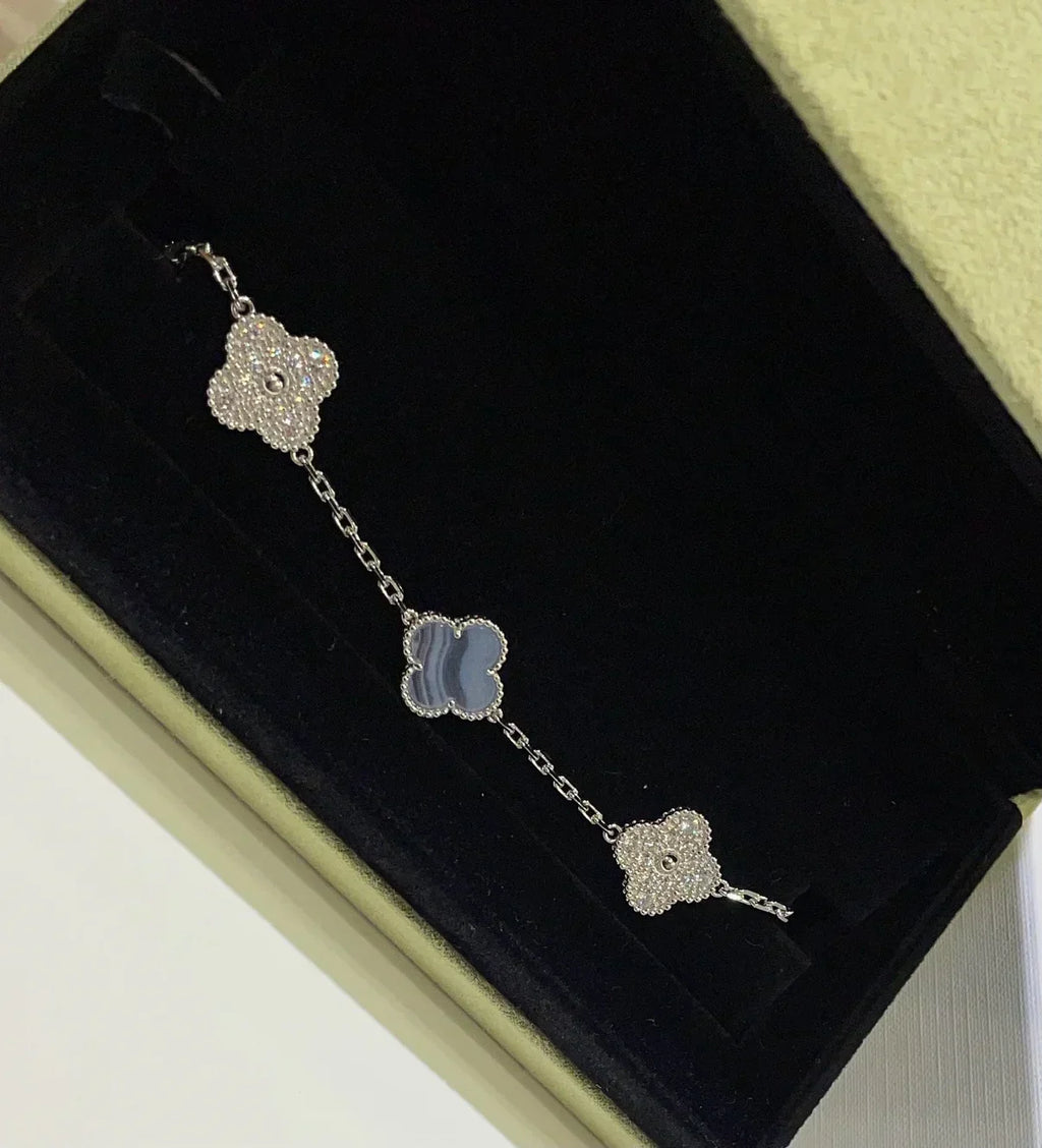 [Elowen jewels ] KOLLEKTION: CLOVER 5-MOTIV ARMBAND AUS LILA CHALCEDON