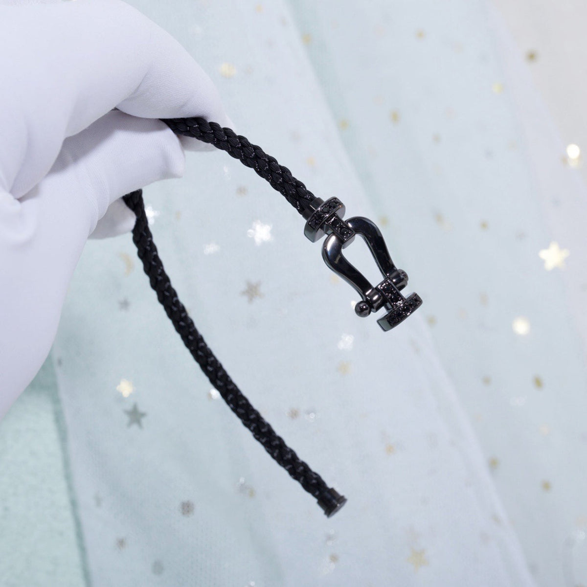 {
  "Elowen jewels": "Elowen jewels",
  "FORCE LARGE SERIES HORSESHOE BLACK SAMURAI BRACELET": "FORCE LARGE シリーズ ホースシュー ブラック サムライ ブレスレット"
}