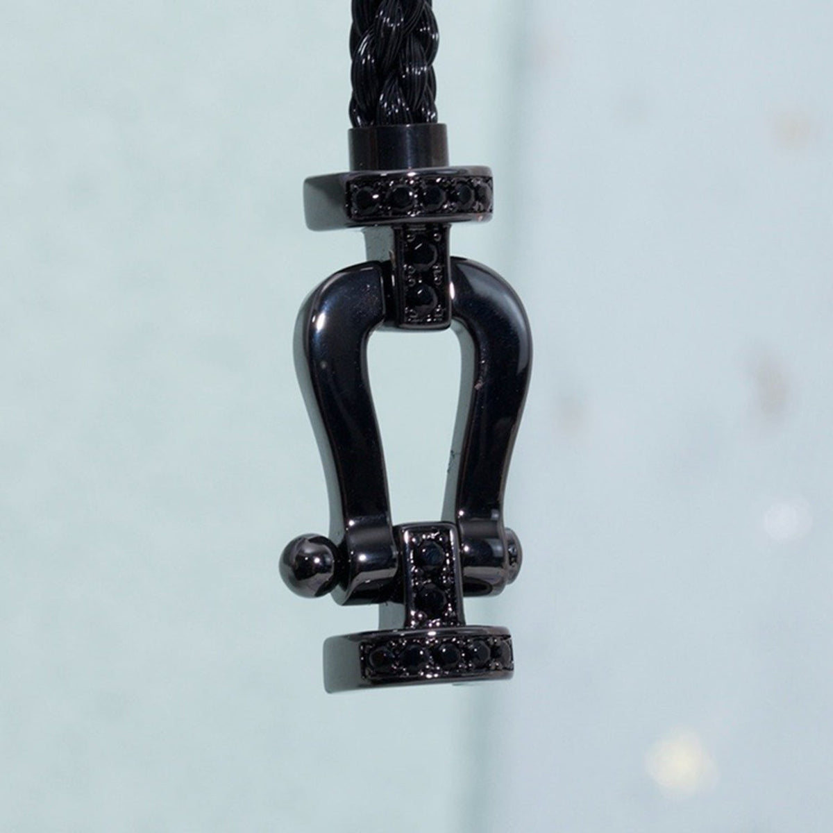 {
  "Elowen jewels": "Elowen jewels",
  "FORCE LARGE SERIES HORSESHOE BLACK SAMURAI BRACELET": "FORCE LARGE シリーズ ホースシュー ブラック サムライ ブレスレット"
}