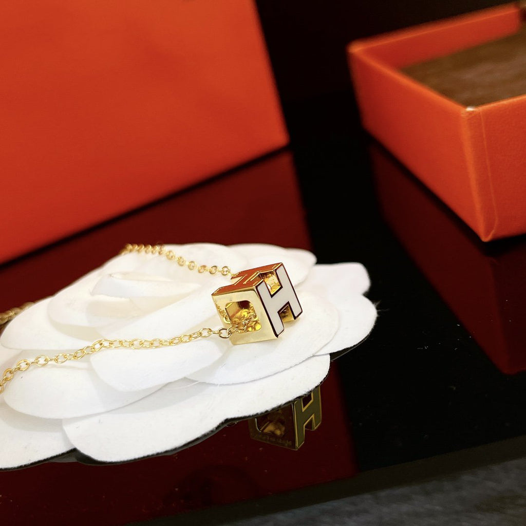 [Elowen jewels ]H WEISSE QUADRATISCHE GOLDKETTE